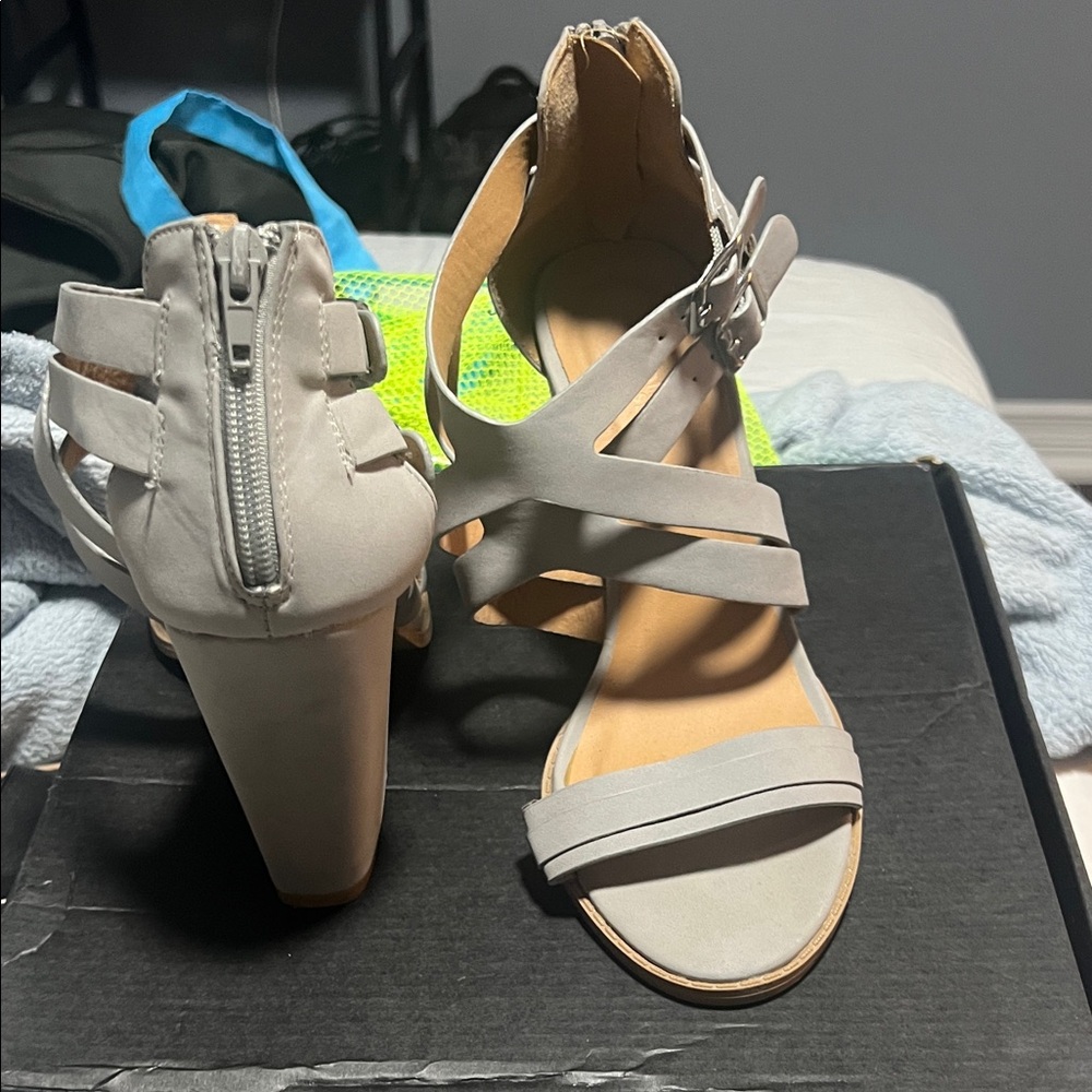 Elegant Gray Women's Heeled Sandals